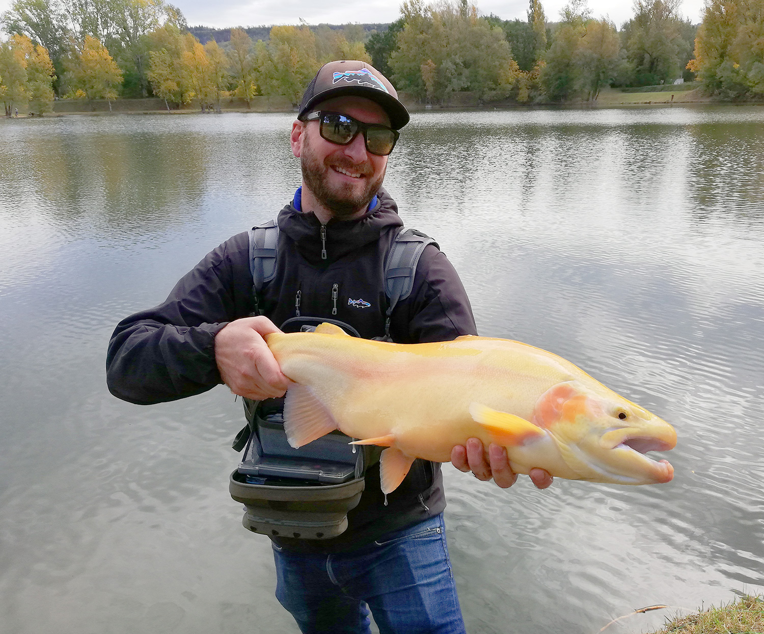 Carousel Pêche truite et saumon en Auvergne